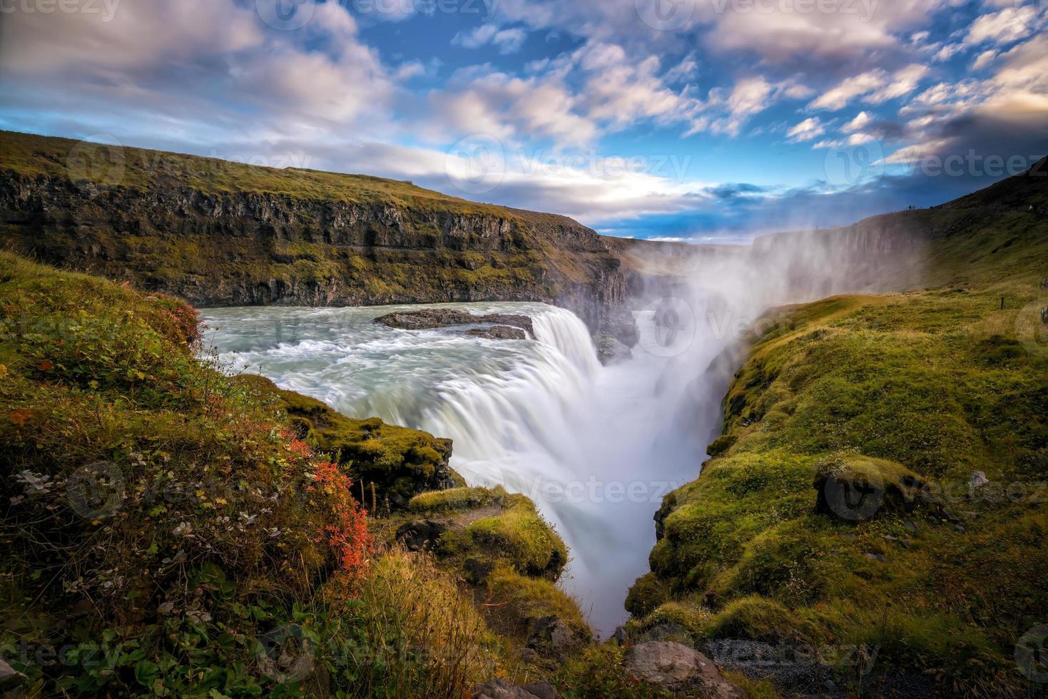 vackra och berömda gullfoss vattenfall på Island foto