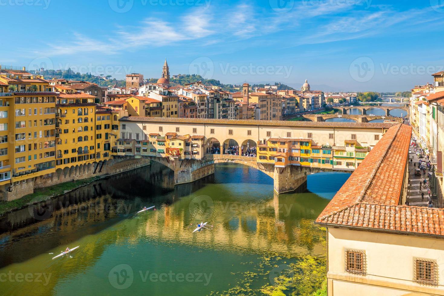 ponte vecchio över floden Arno i Florens foto