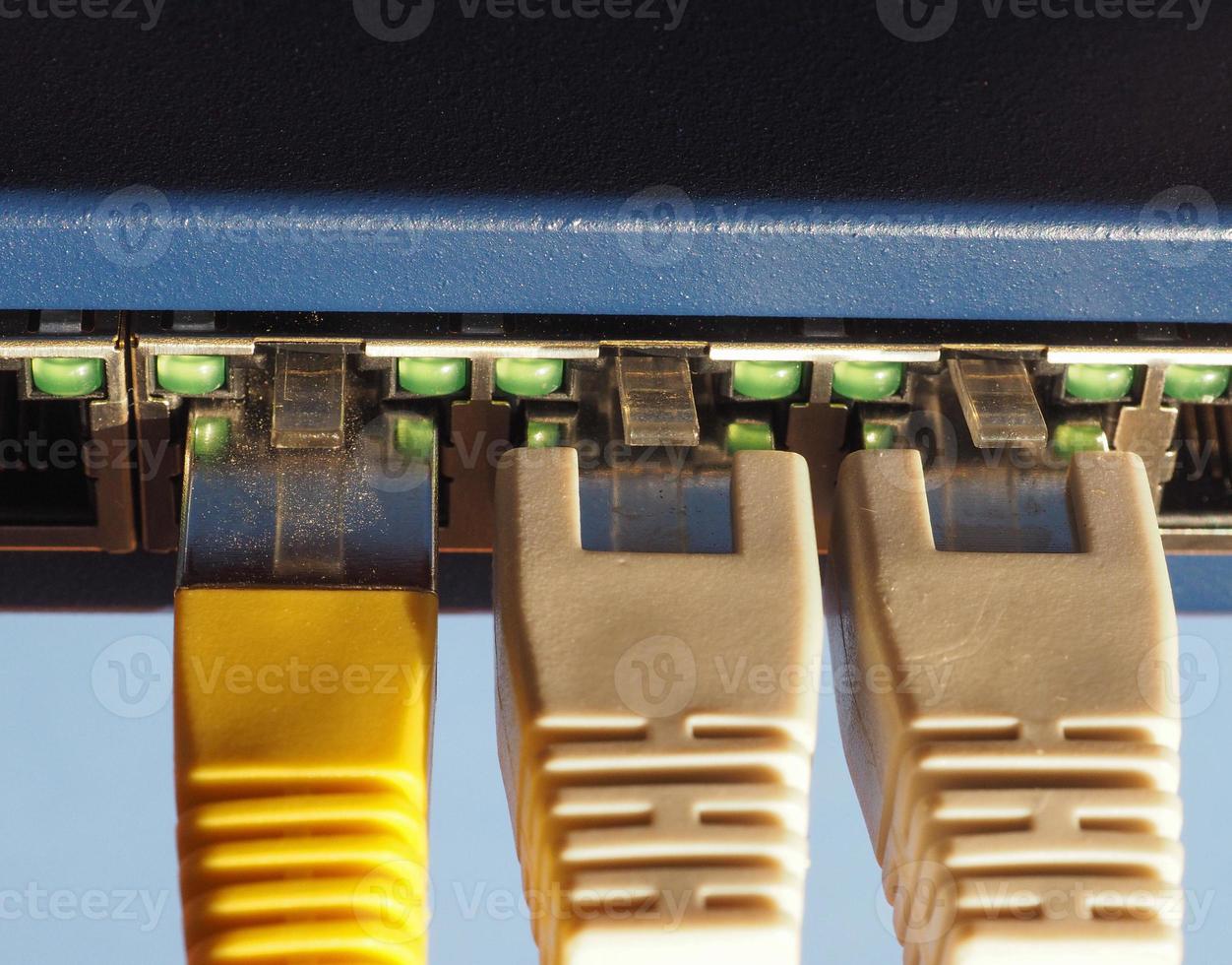 modem router switch med rj45 ethernet plug -portar foto