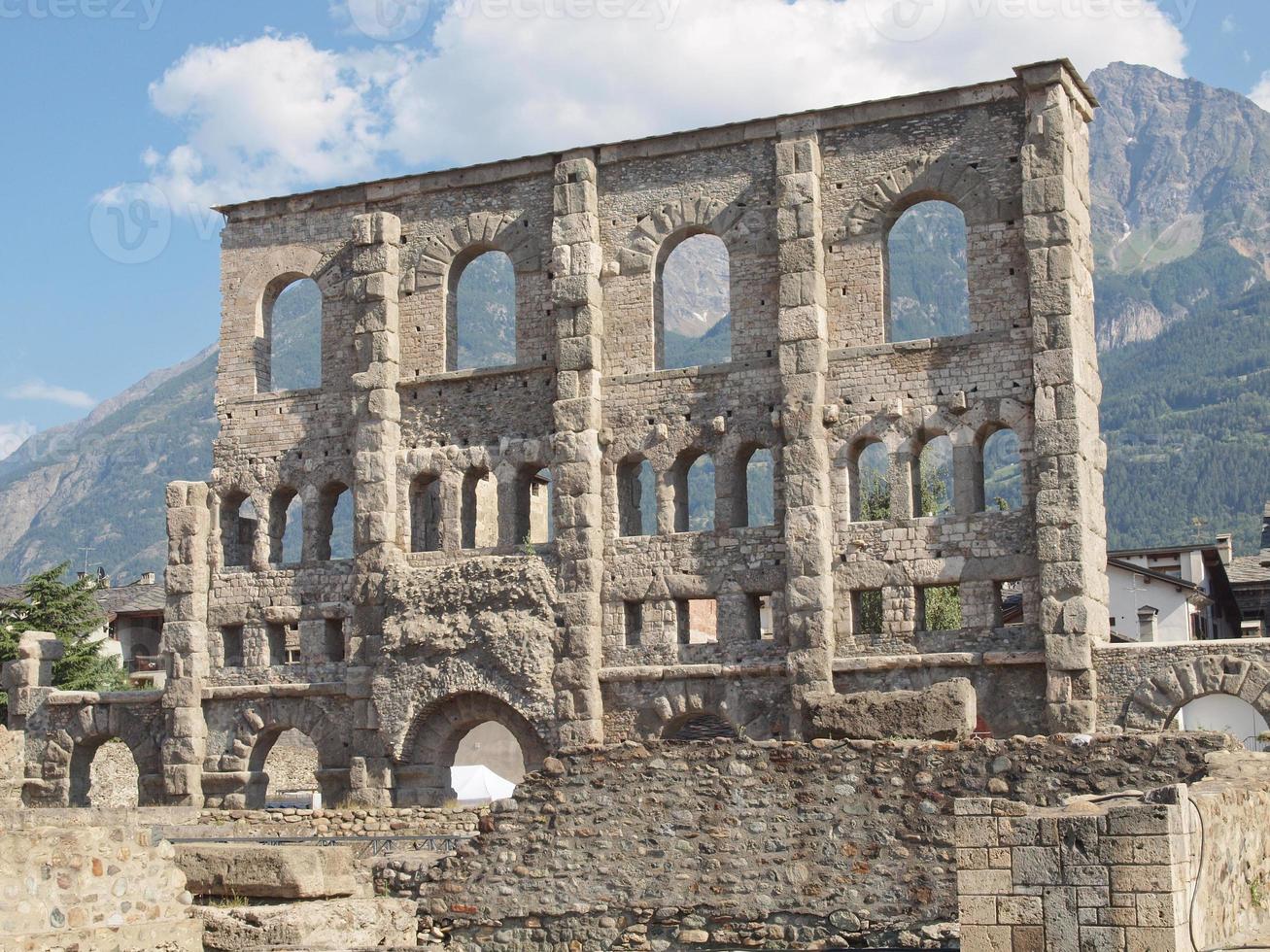 romersk teater aosta foto