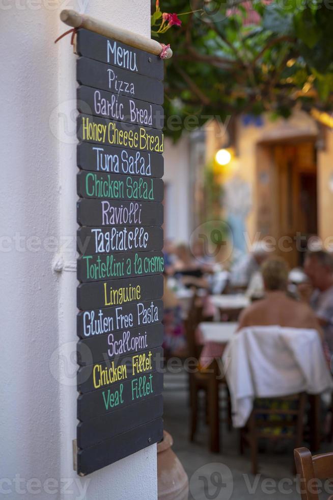 handskriven meny i italiensk restaurang foto