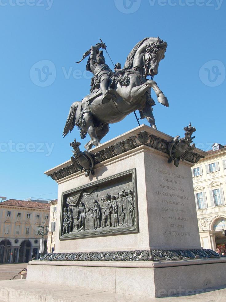 bronshäst på piazza san carlo, turin foto