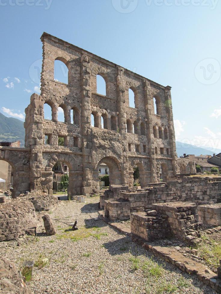 romersk teater aosta foto