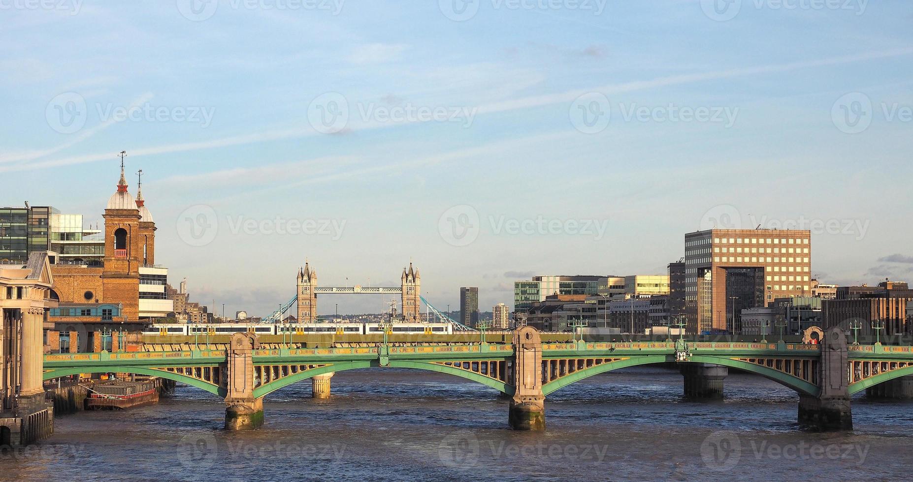 themsen vid solnedgången, london foto