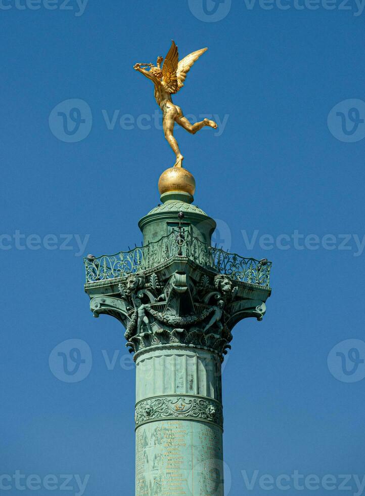 brons ängel staty på bastille kolumn, paris foto