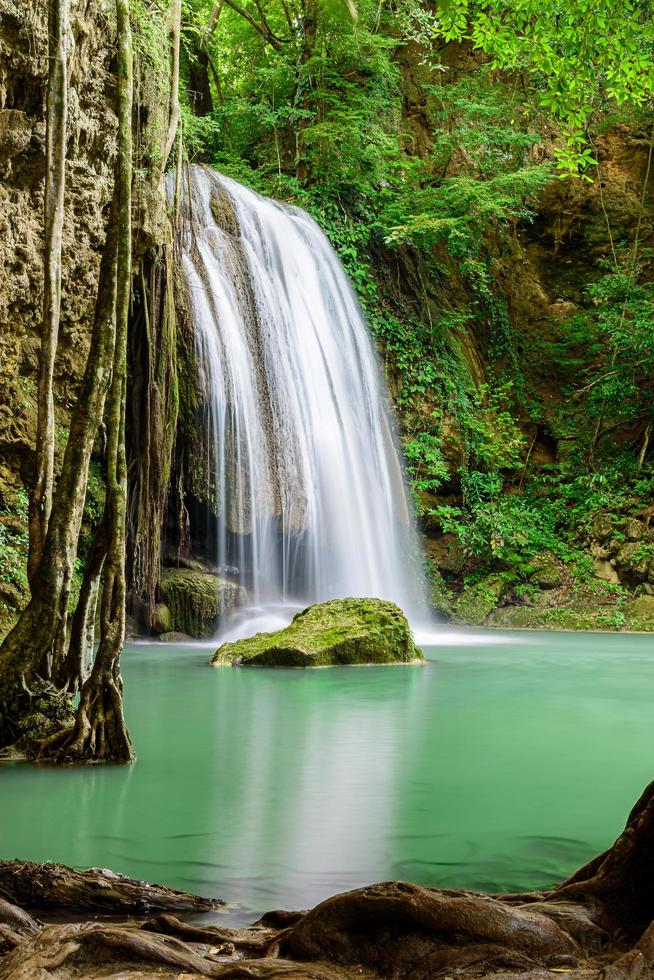 erawan vattenfall, erawan nationalpark i kanchanaburi, Thailand foto