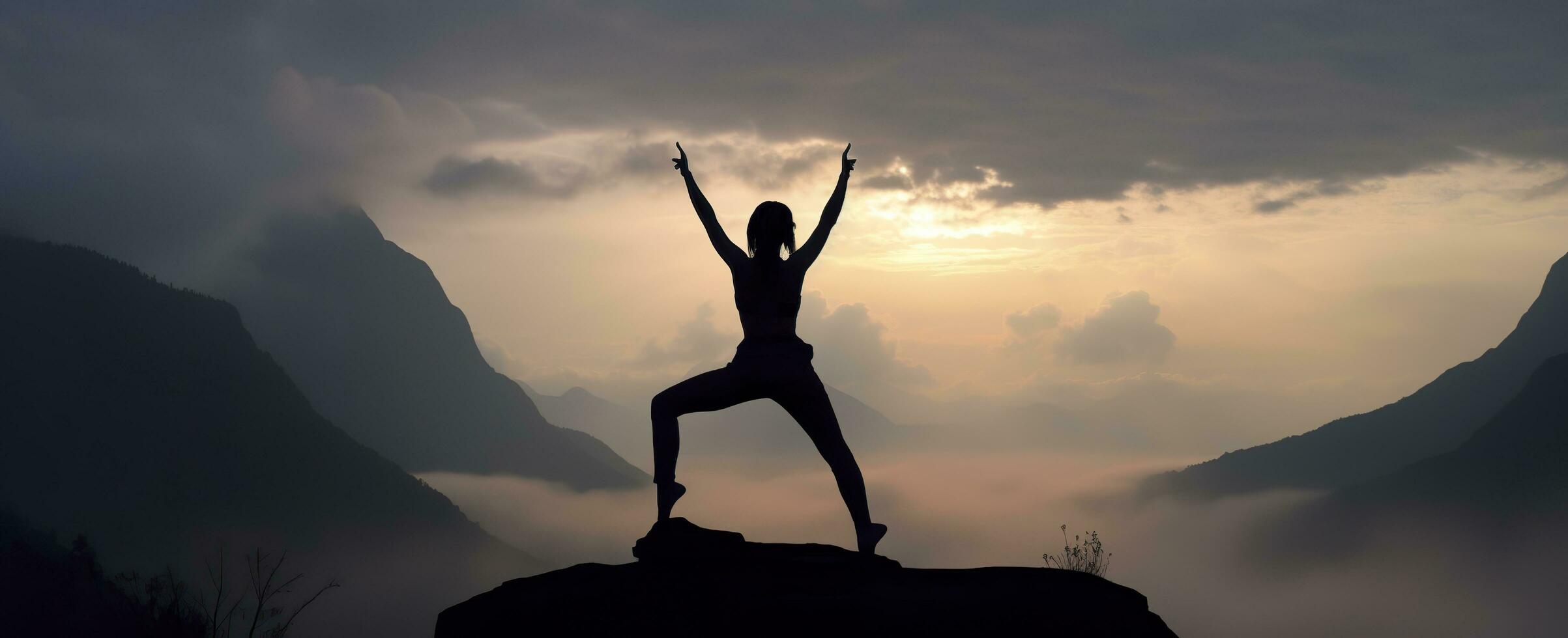 silhuett av en kvinna praktiserande yoga i de topp med berg bakgrund. ai genererad foto