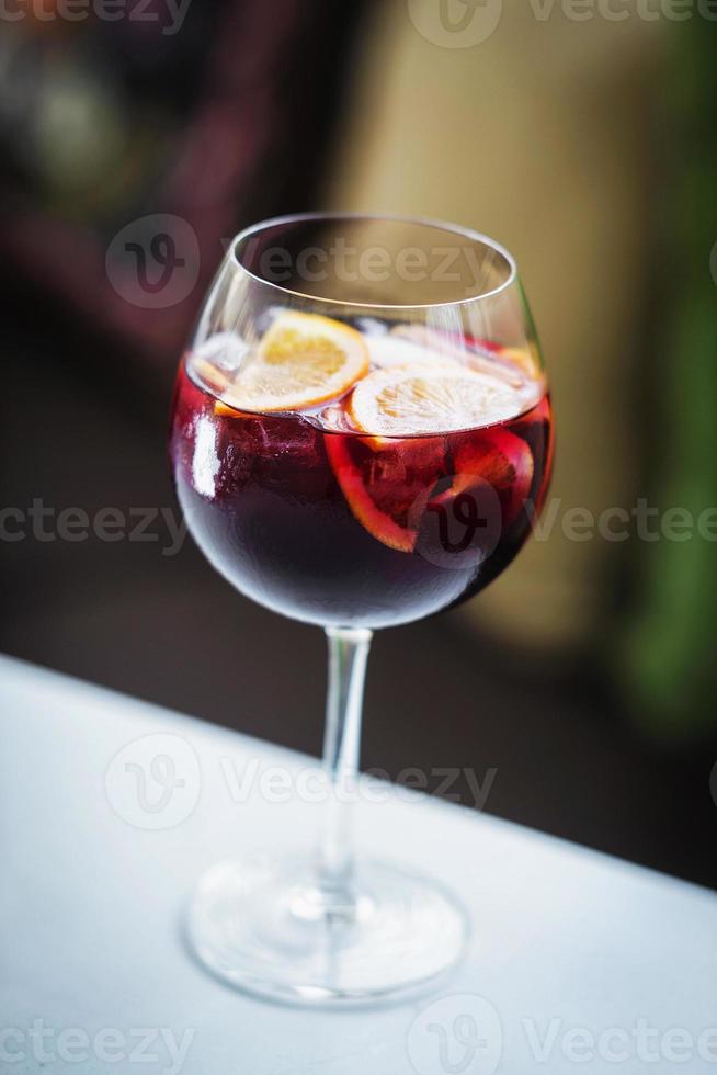 rött vin spanska berömda traditionella fruktig sangria gourmet cocktail drink foto