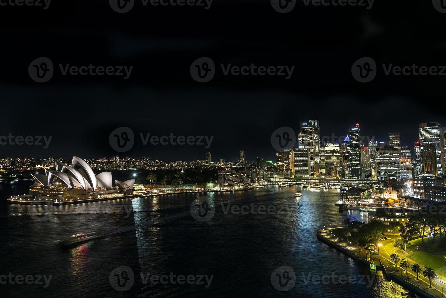 sydney operahus berömt landmärke exteriör i Australien på natten foto