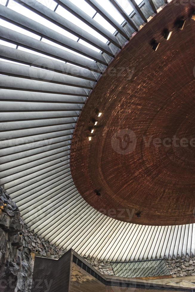 temppeliaukio rock kyrka berömd modern arkitektur landmärke interiör i Helsingfors Finland foto