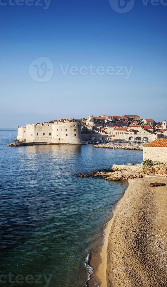 Dubrovniks gamla stadsvy och Adriatiska kusten i Kroatien Balkan foto