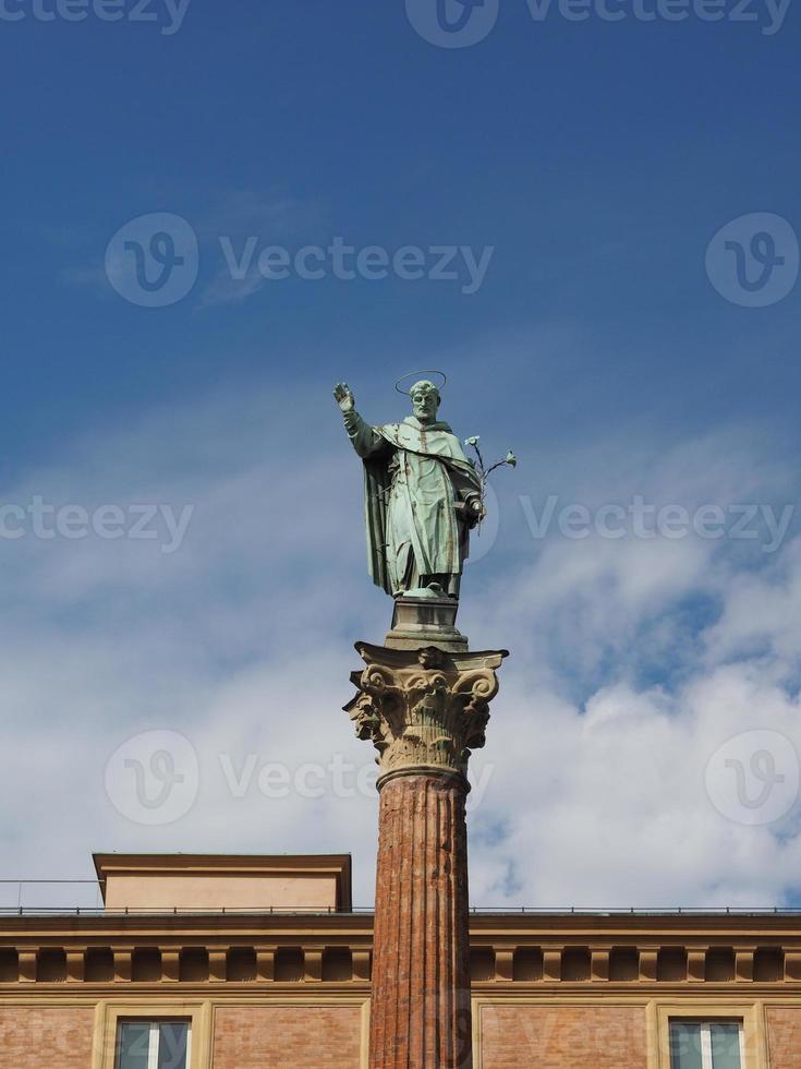 san domenico kolumn i bologna foto