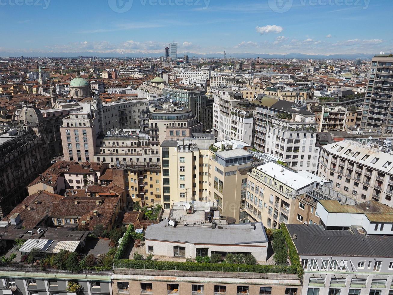 Flygfoto över Milan, Italien foto