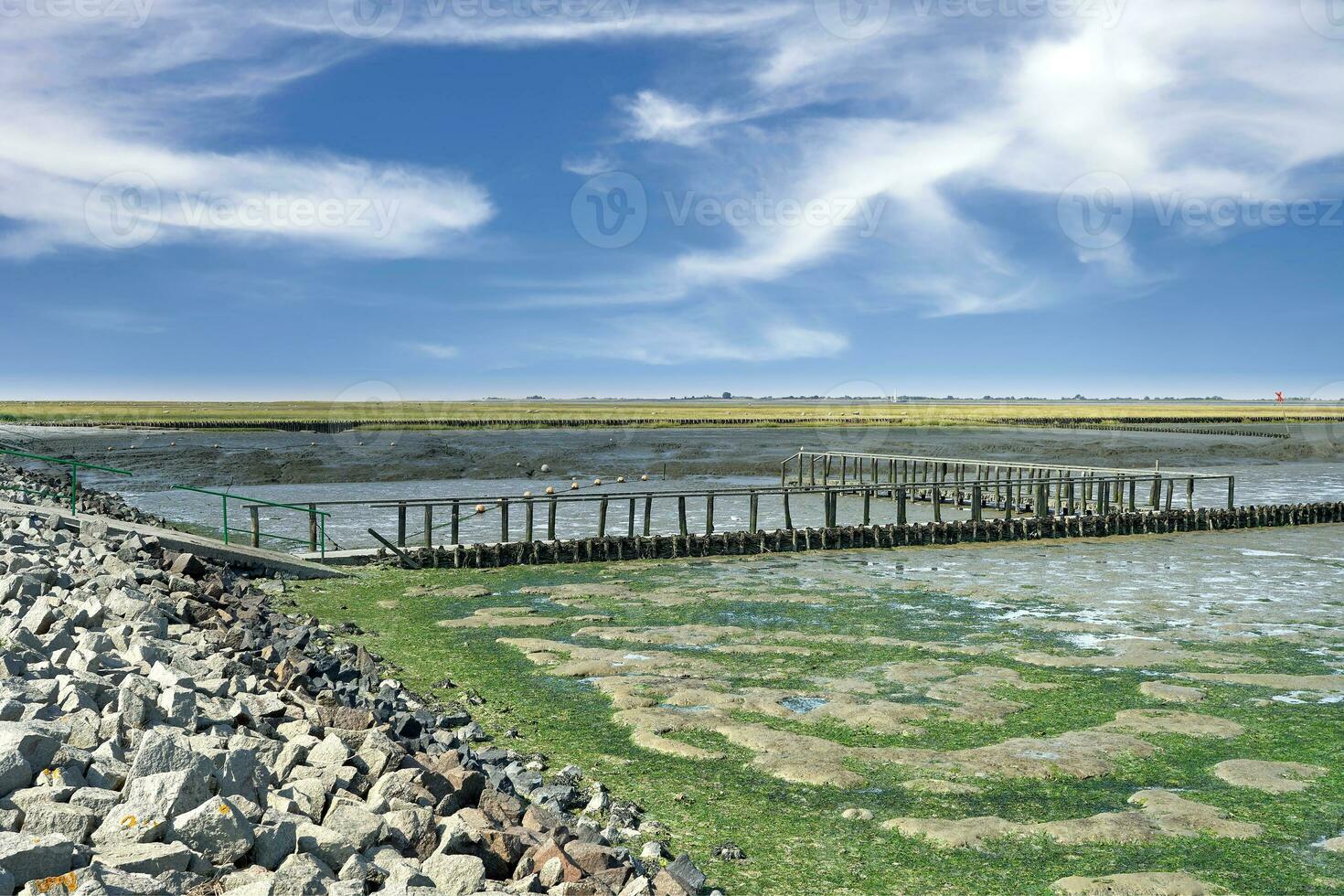 låg tidvatten på de badning område av lundenbergsand,husum,norr hav, norr frisia, tyskland foto