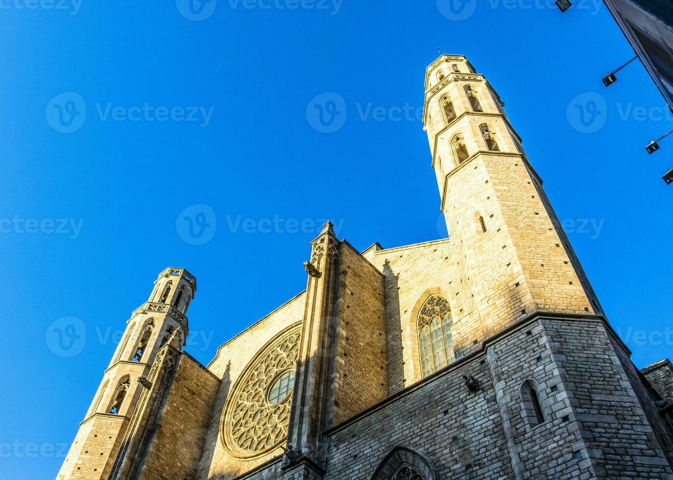 Fasad av de santa maria del mar basilika kyrka i el född, barcelona, Katalonien, Spanien foto