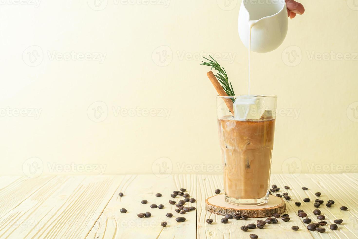 iskaffe med grädde foto