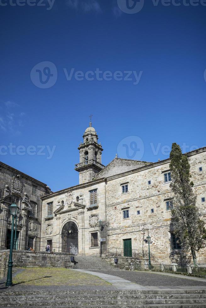 historisk gammal stadsbyggnad i santiago de compostela spanien foto