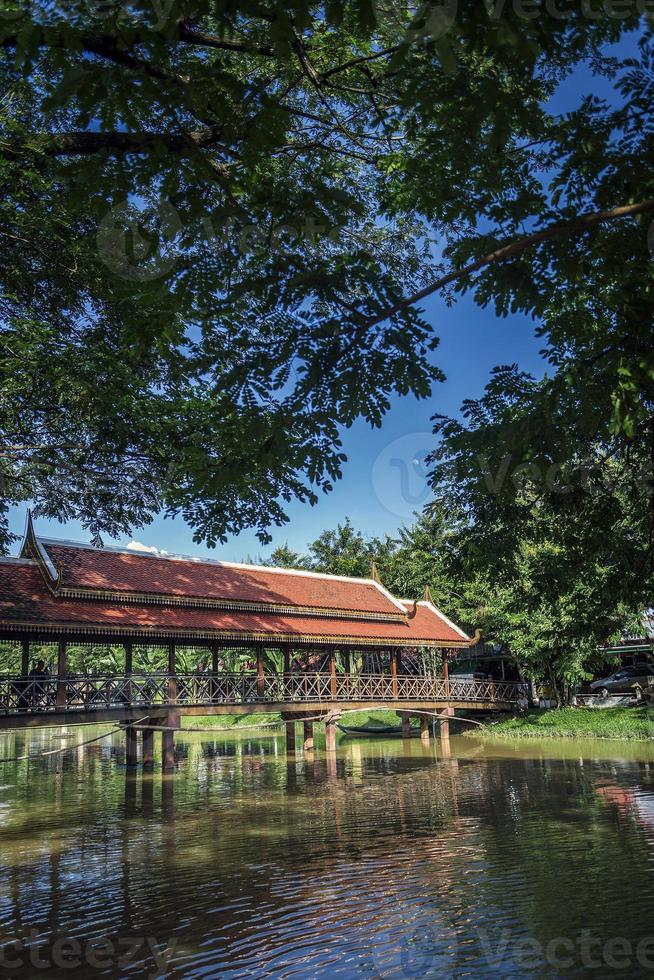 flod i centrala siem skördar turistorten i gamla stan i Kambodja nära angkor wat foto