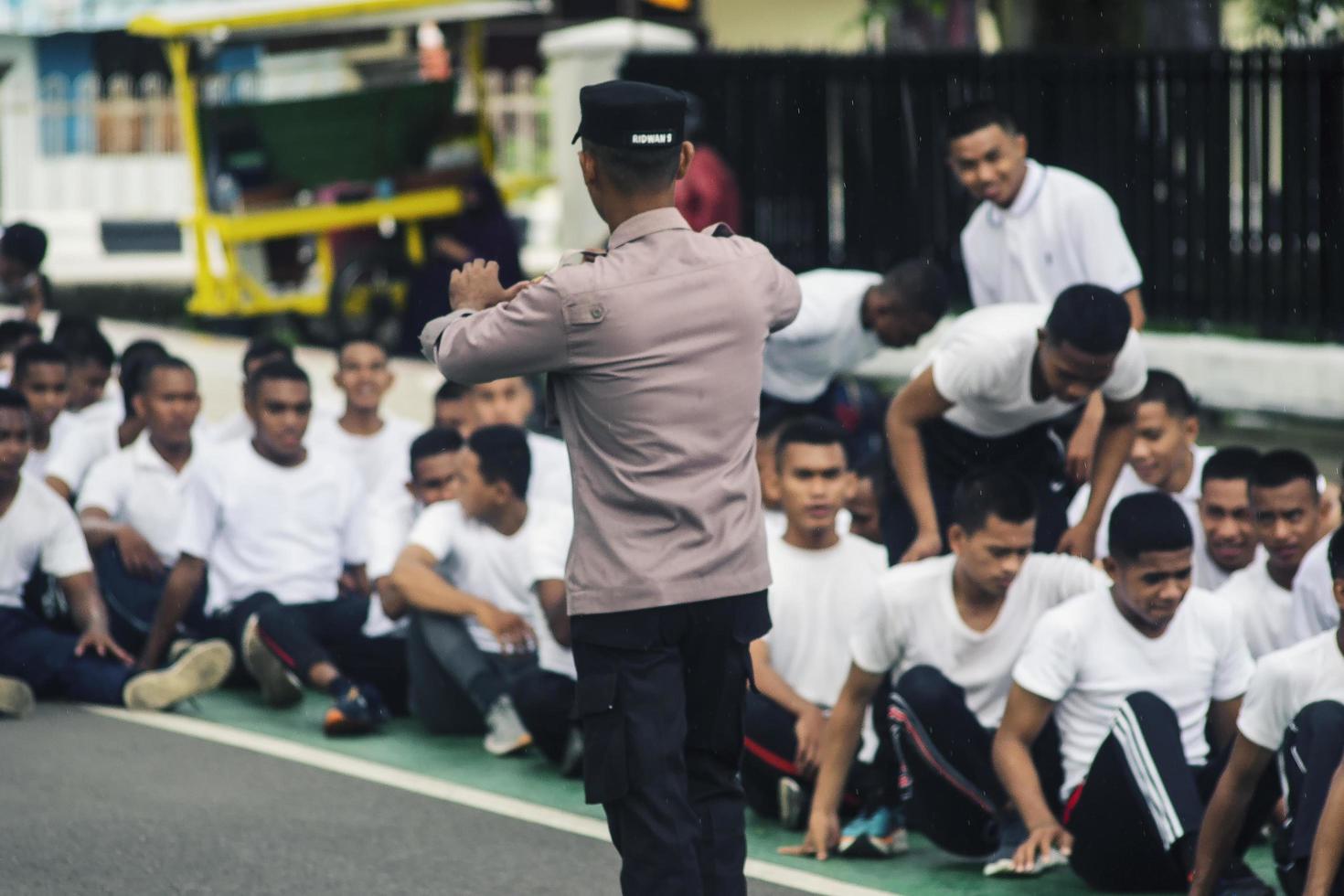 sorong, västra papua, indonesien 2021- indonesiska polisuppdragskandidater foto