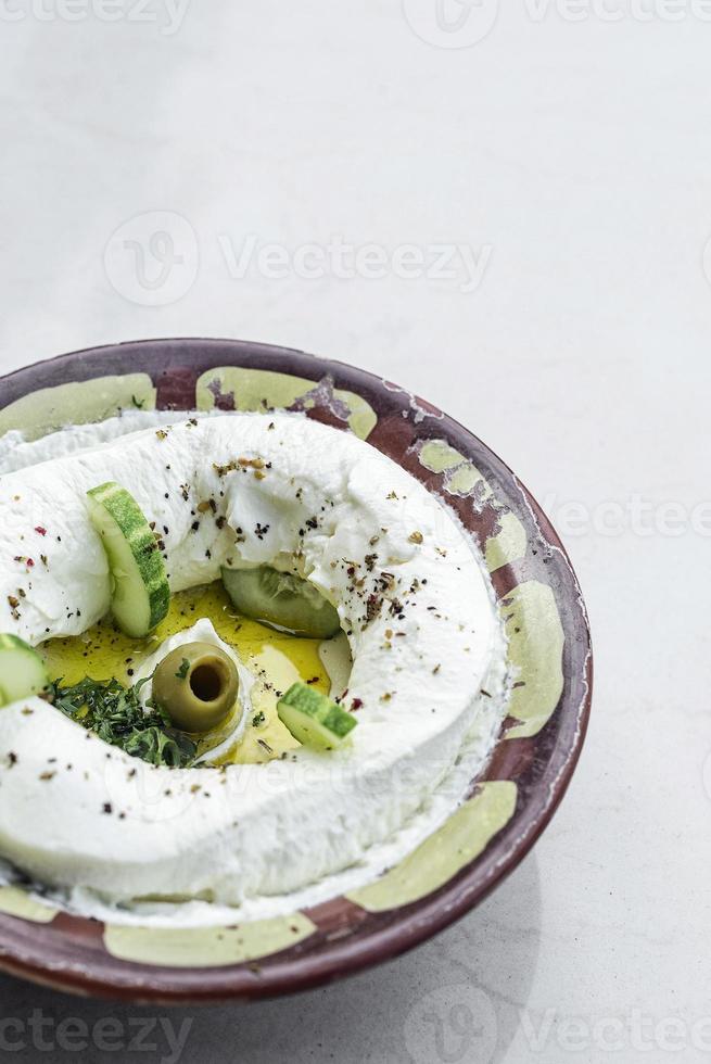 labneh färsk libanesisk Mellanöstern grädde ost doppa mellanmål mat dip foto