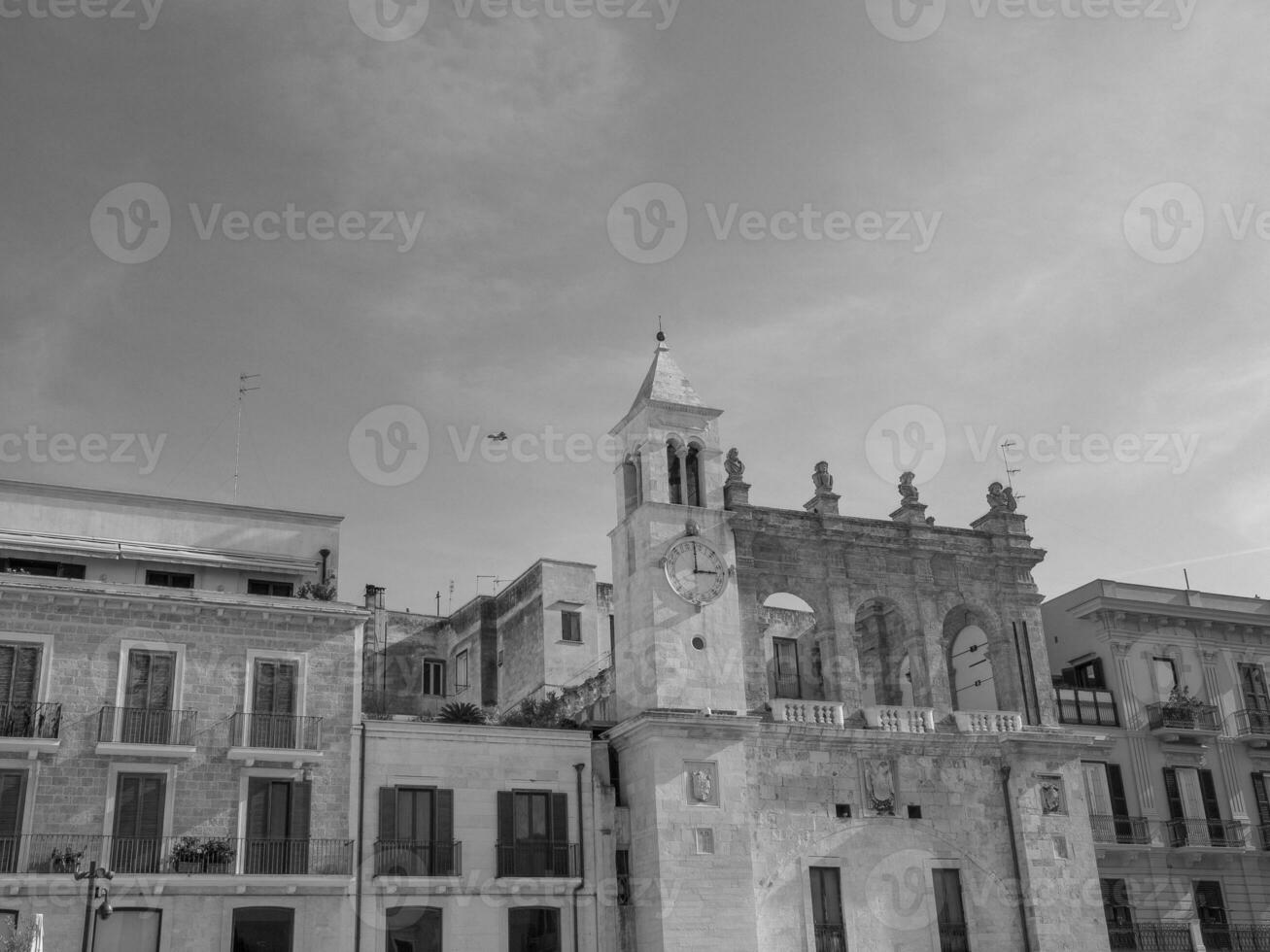 de italiensk stad av bari foto