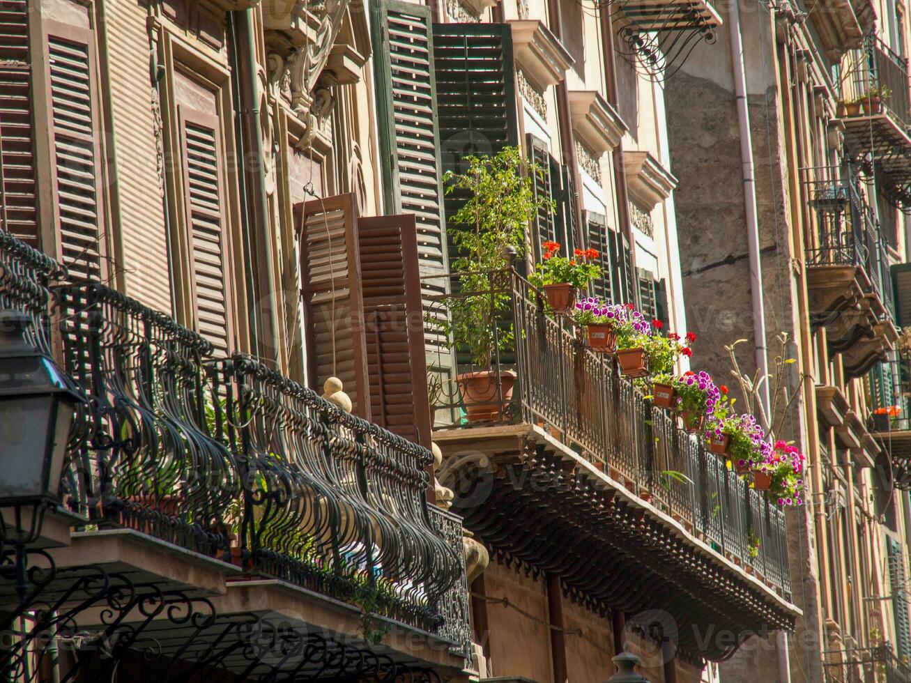 de stad av palermo på sicilia foto