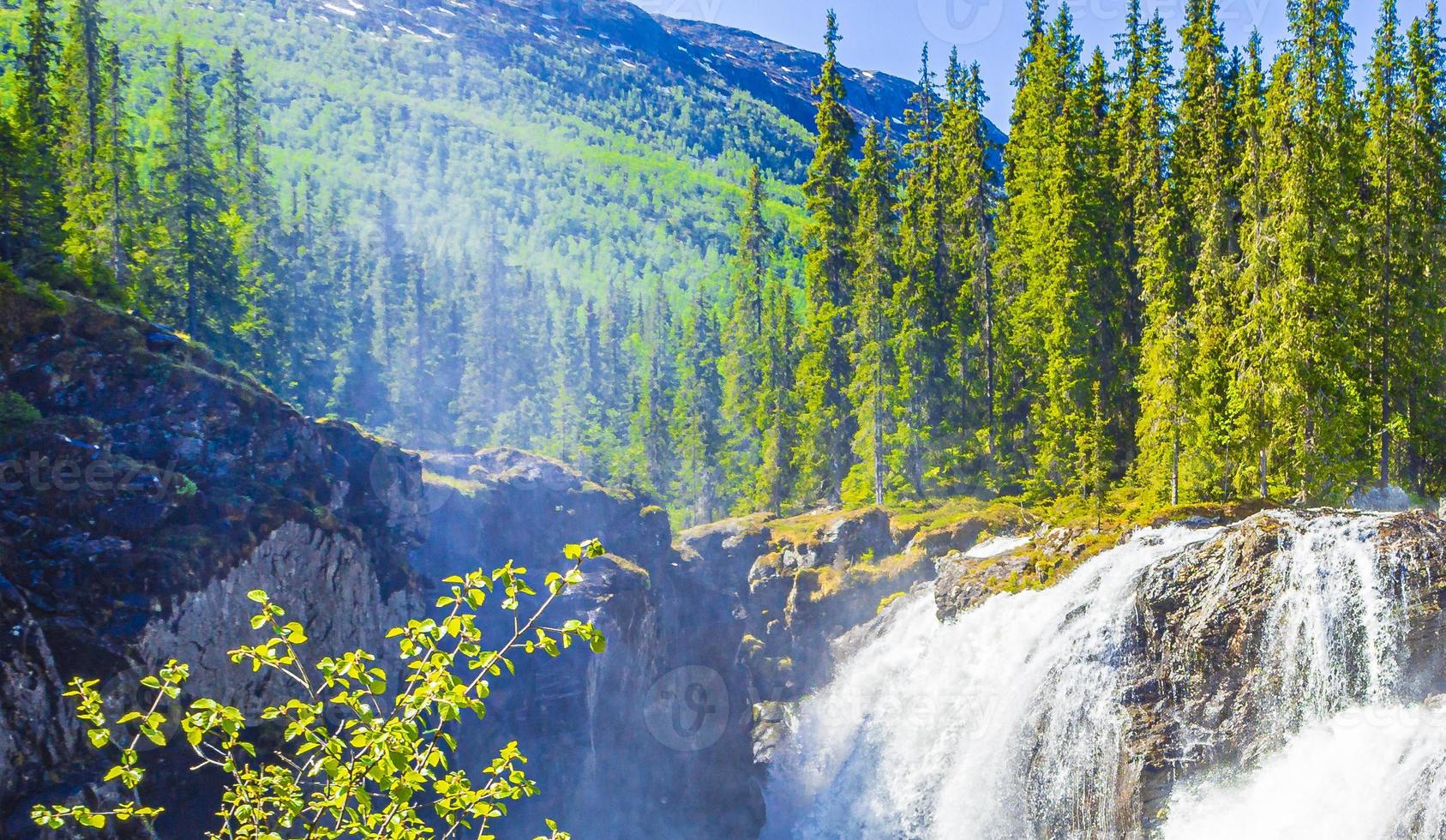 rjukandefossen hemsedal viken norge vackraste vattenfall europa. foto