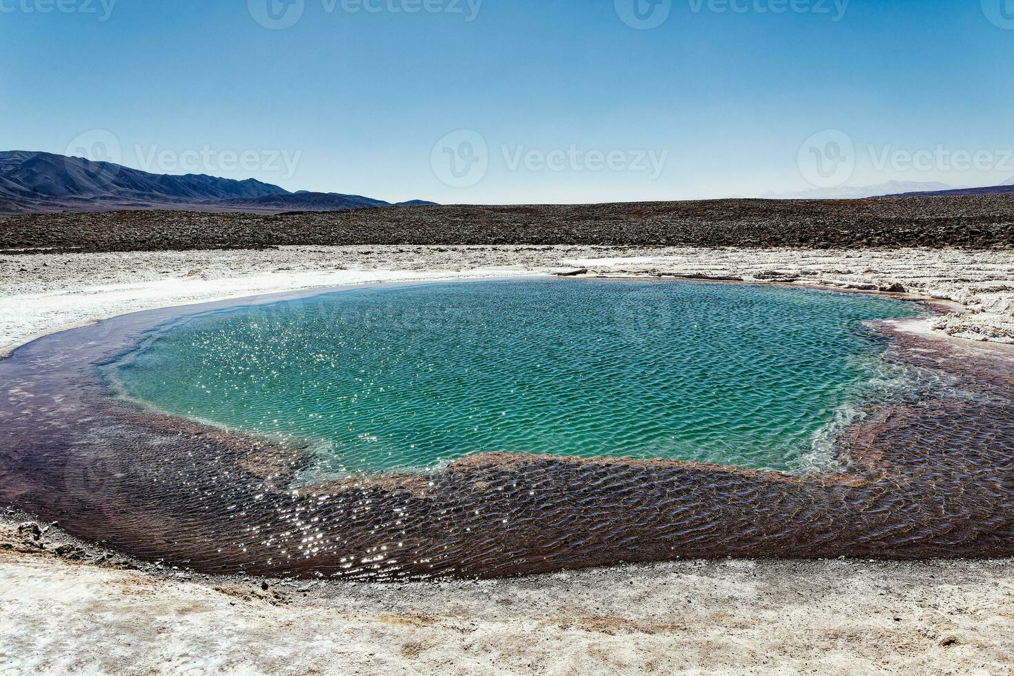 landskap av de dold baltinache laguner - atacama öken- - Chile. foto