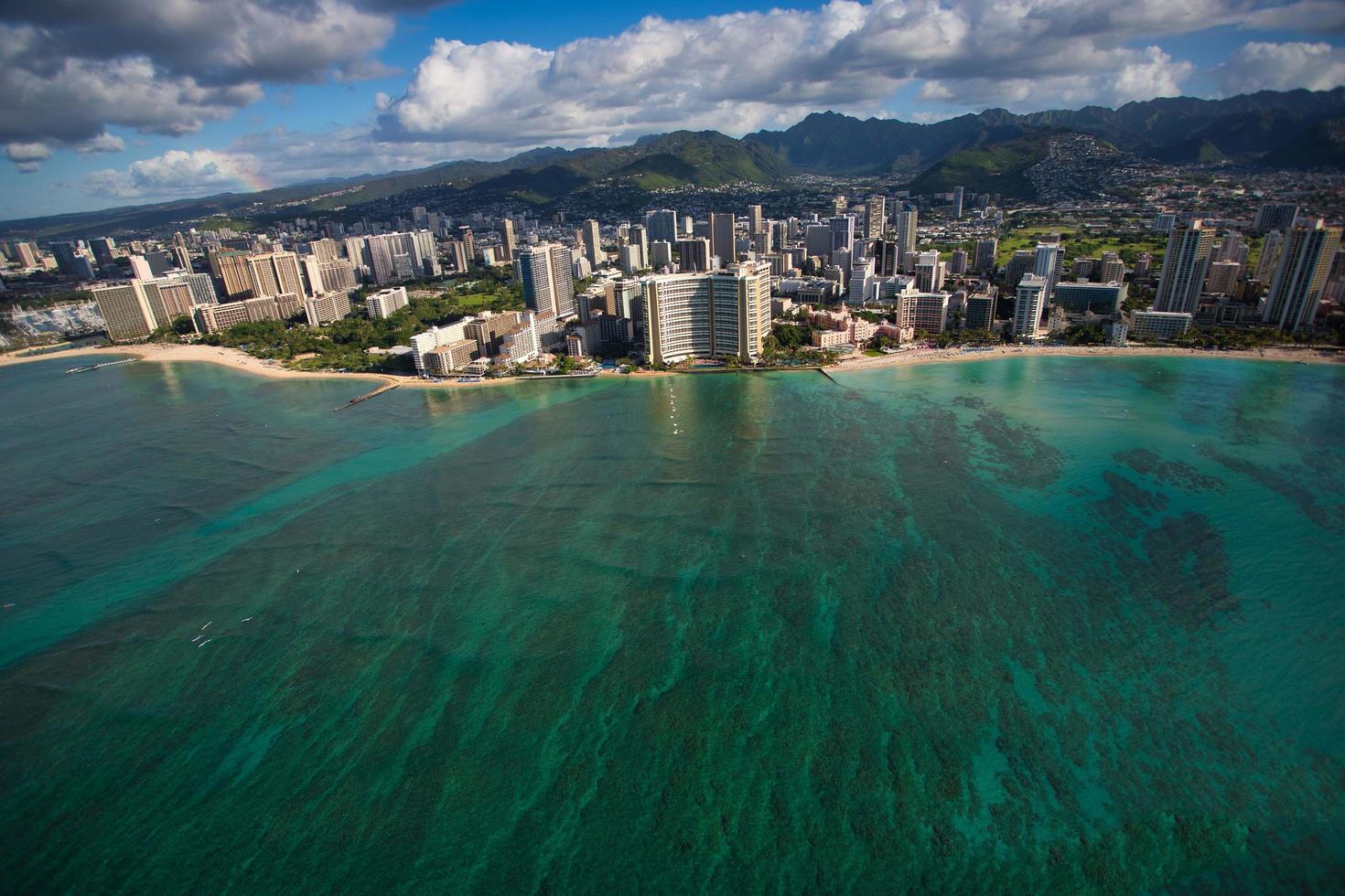 antennskott av waikiki beach honolulu hawaii foto