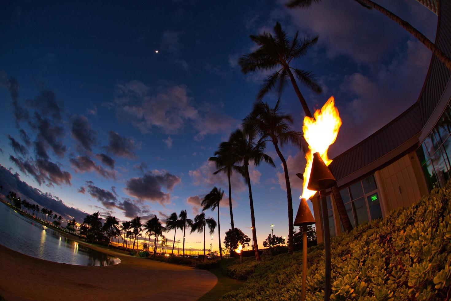 solnedgång vid waikiki beach hawaii foto