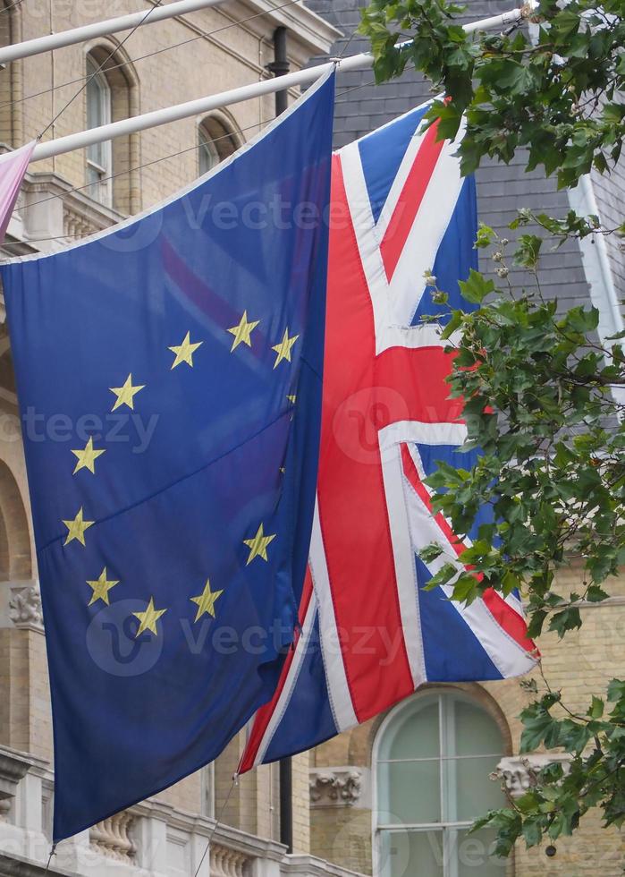 Förenade kungarikets flagga aka union jack och europeiska unionen foto