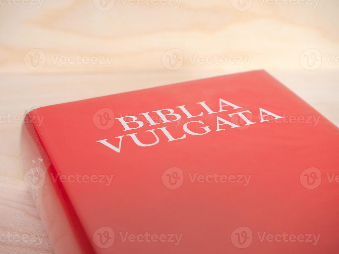 vulgata bibeln, latinska versionen av bibeln från 400 -talet, som fortfarande används av den latinska kyrkan foto