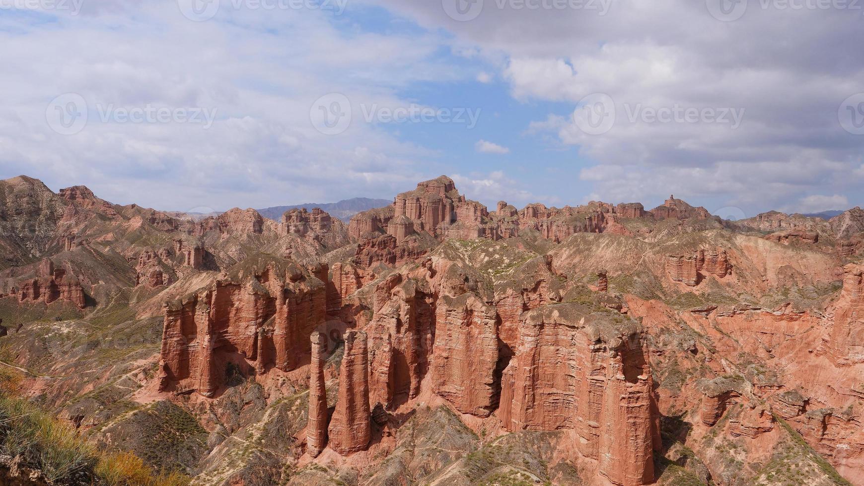 Binggou Danxia naturskönt område i Sunan Zhangye Gansu -provinsen, Kina. foto