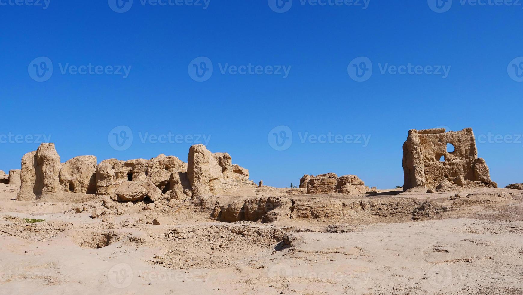 ruinerna av jiaohe som ligger i Xinjiang -provinsen Kina. foto
