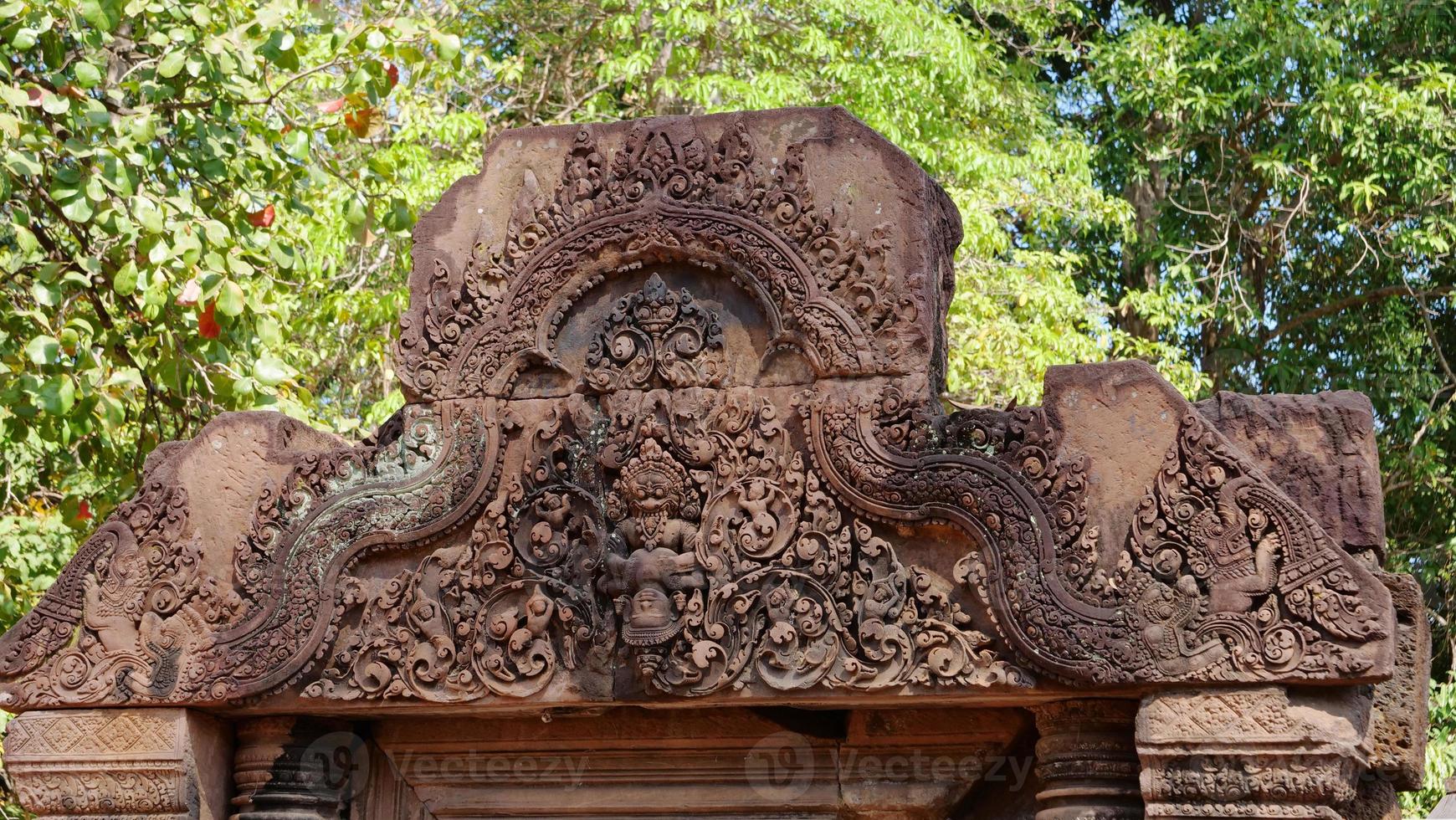 sten ruin av carving vid banteay srei angkor tempel, siem skörd, foto