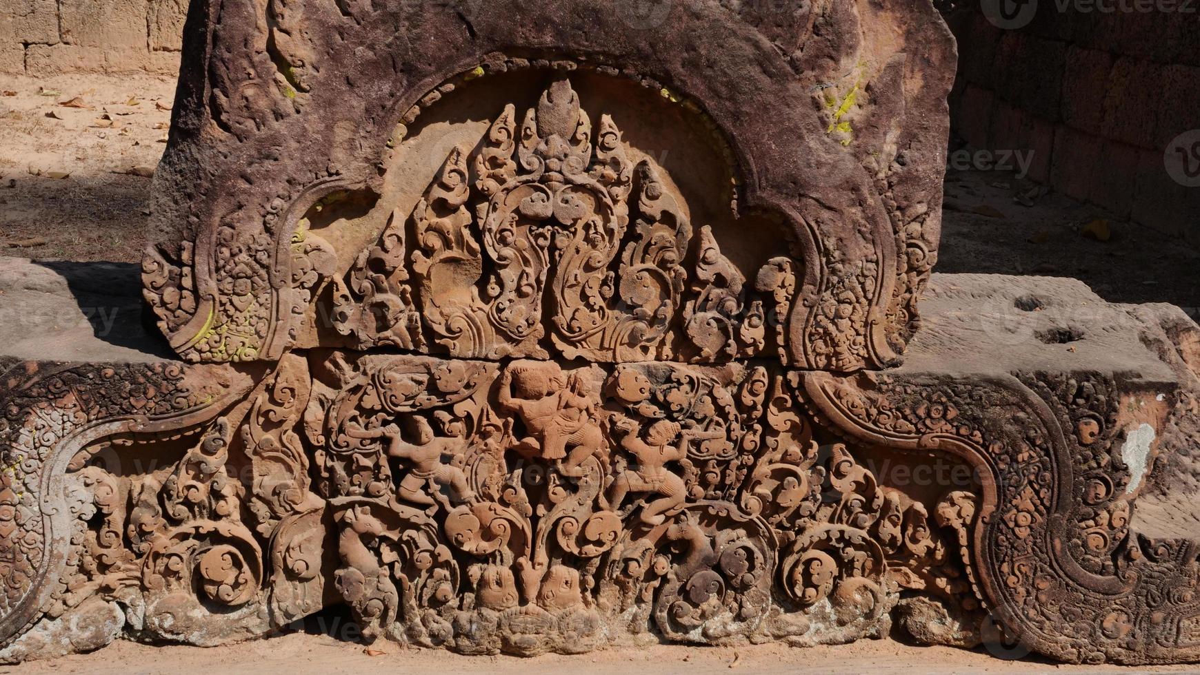 sten ruin av carving vid banteay srei angkor tempel, siem skörd, foto