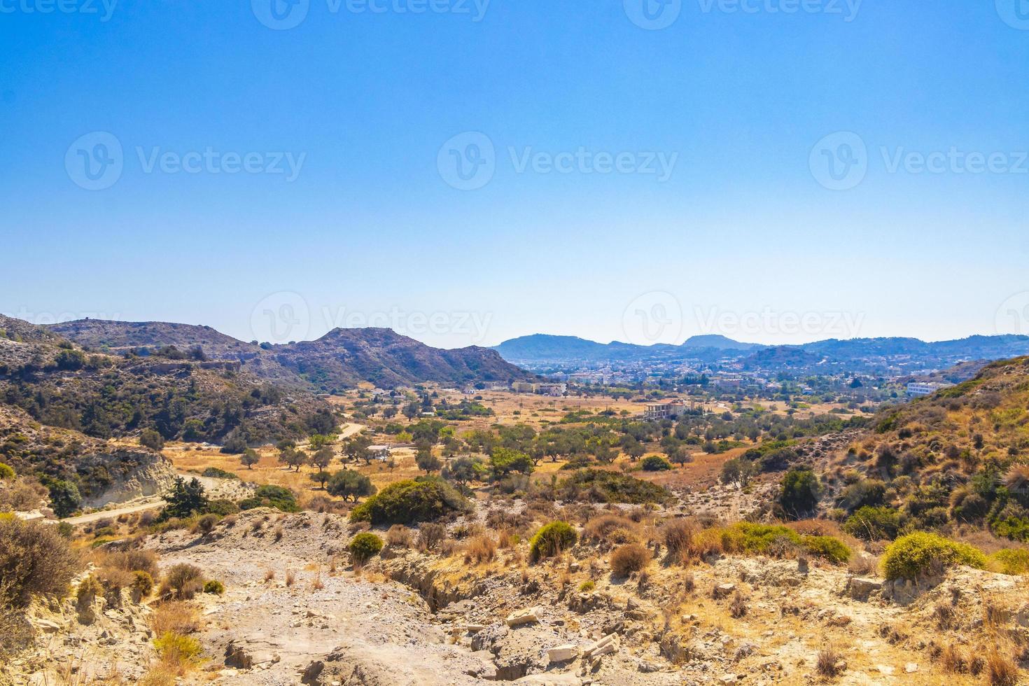 faliraki vandringsled och bergslandskap panorama Rhodos Grekland. foto