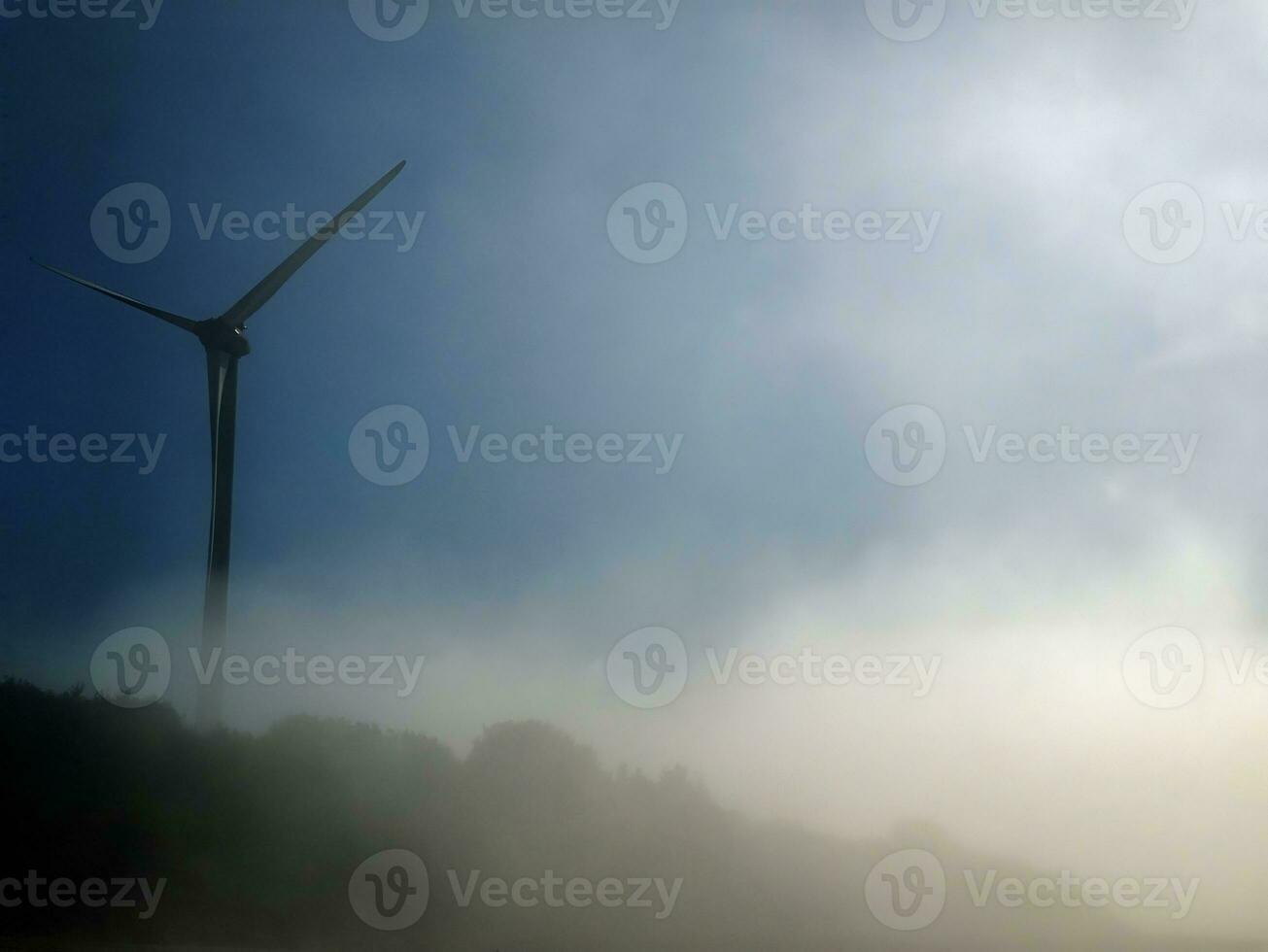 vind kraft växt rotor stänga se. vindkraft generator. grön energi, eco vänlig industri begrepp foto