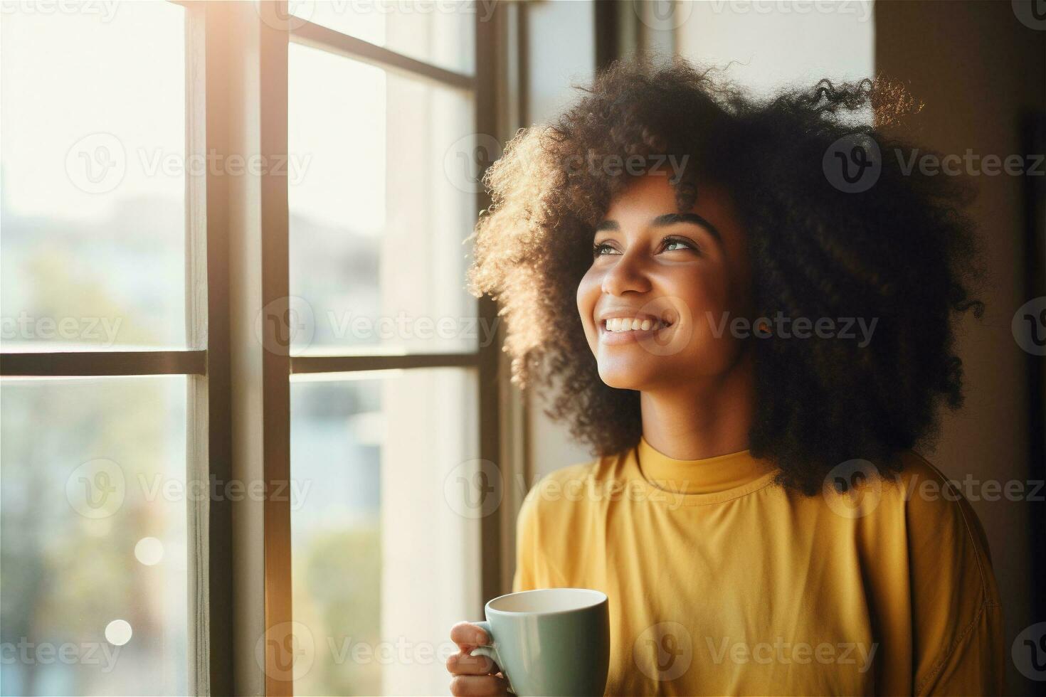 Lycklig svart kvinna med kopp av kaffe eller te. leende person ser ut de fönster. internationell kaffe dag koncept.mysigt och avslappnad långsam morgon. ai generativ foto