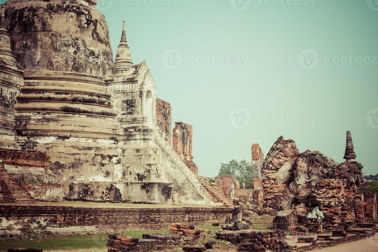 pagod vid tempelet wat phra sri sanphet, ayutthaya, thailand foto