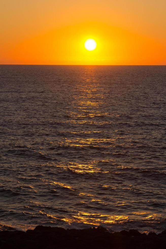 solnedgång på havet, vid Atlanten foto