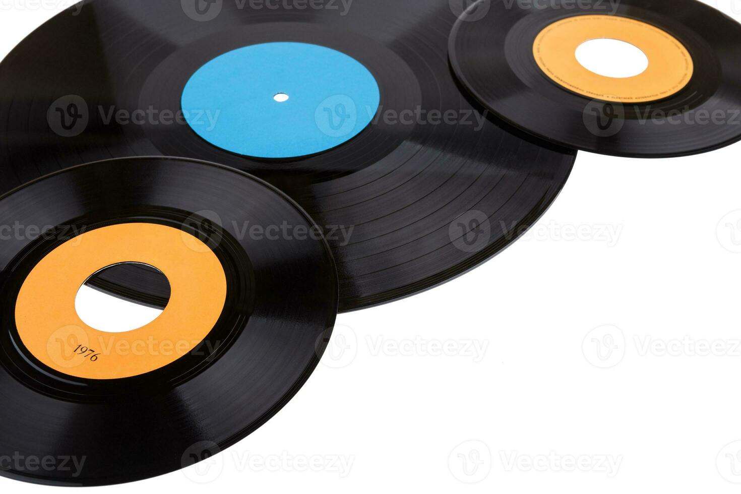 gammal grammofon vinyl uppgifter isolerat på vit bakgrund foto