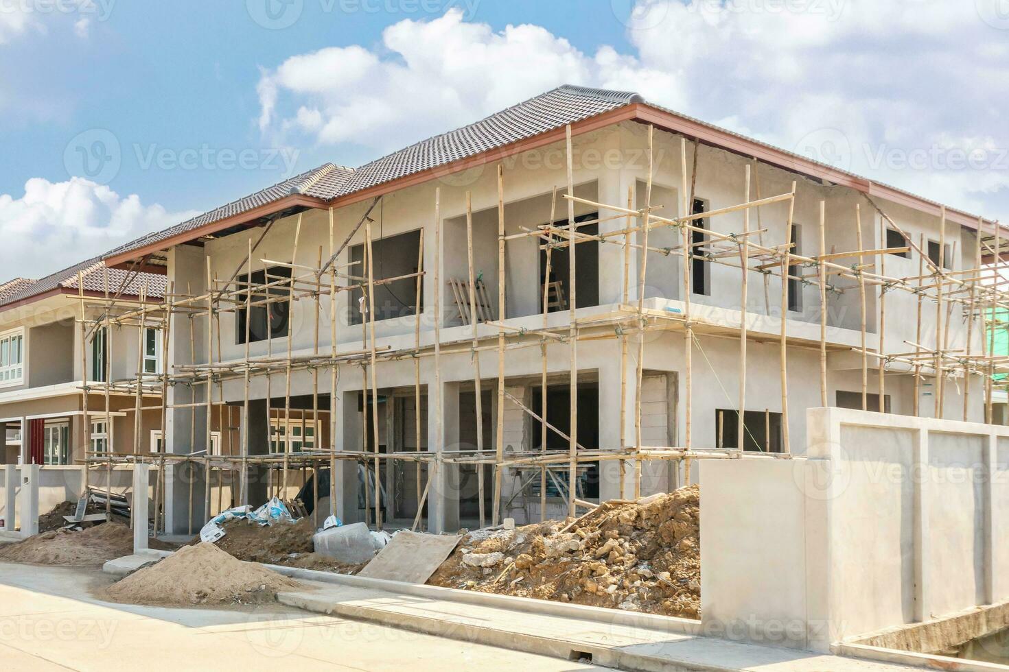 konstruktion bostads- ny hus i framsteg på byggnad webbplats hus egendom utveckling foto