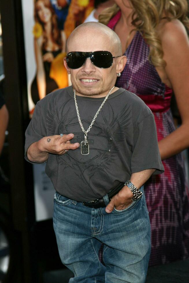 verne troyer kärlek guru premiär graumans kinesisk teater los angeles ca juni 11 2008 foto