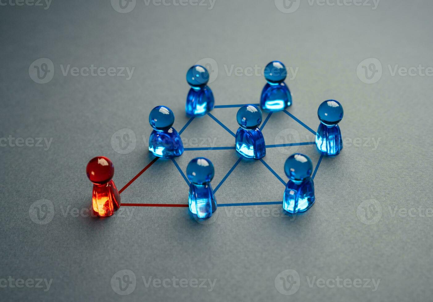Ansluta sig de nätverk. utesluta en deltagare från tillgång. konflikt, toxisk social miljö. minska de siffra av deltagarna. arbete optimering. sparken för inkompetens. utomstående, utstött. foto