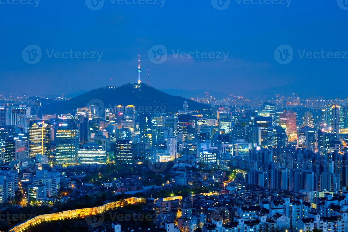 seoul horisont i de natt, söder korea. foto