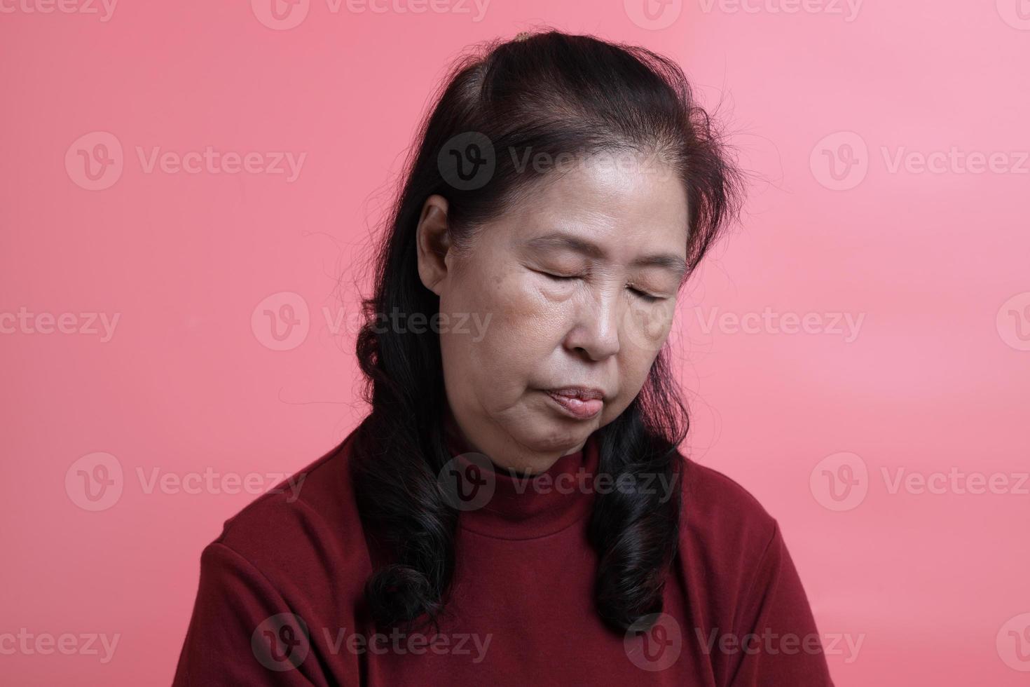 asiatisk kvinnastående foto