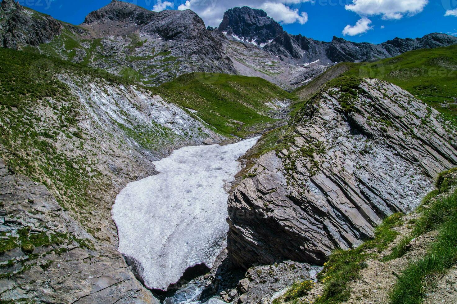 sjö clausis ceillac inqeyras i hautes alpes i Frankrike foto