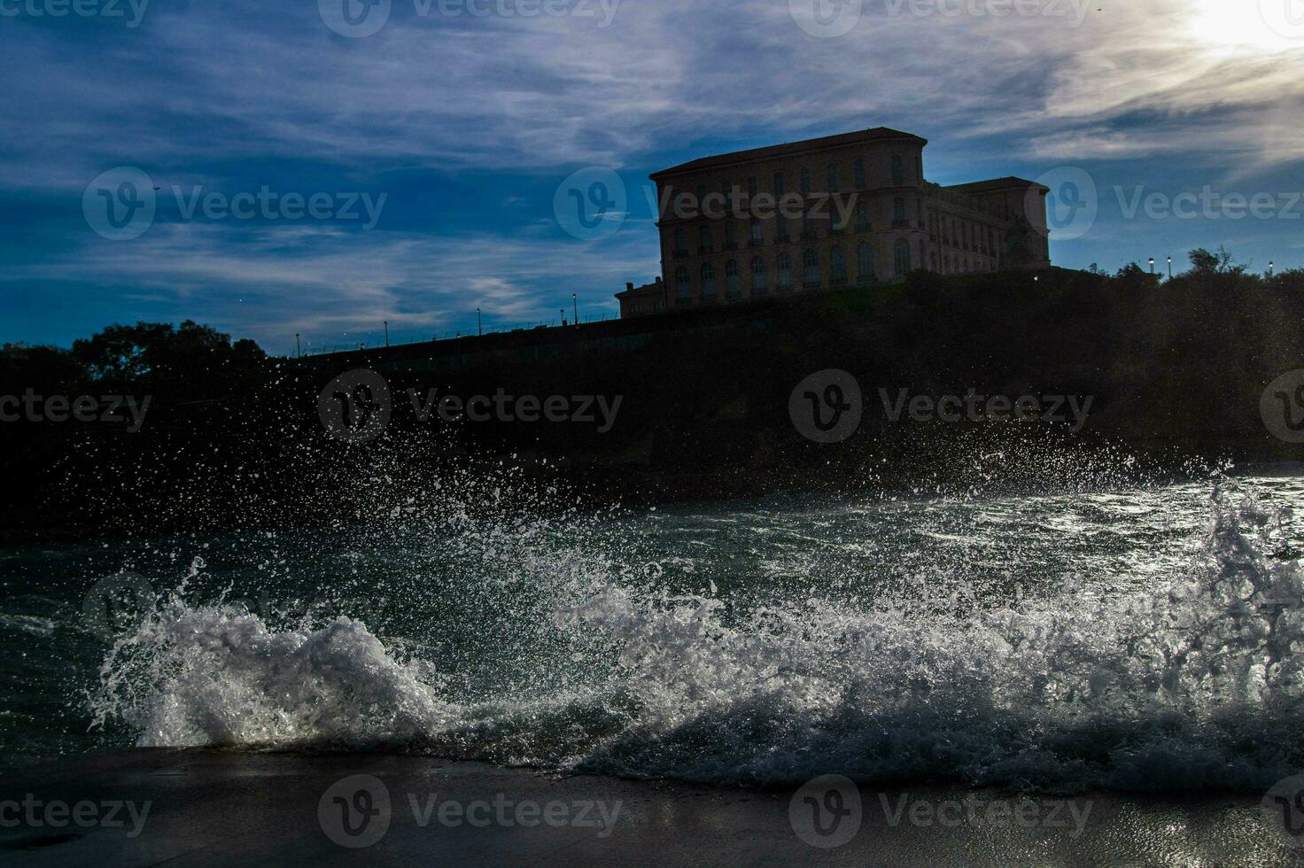 Vinka på de hamn av marseille foto