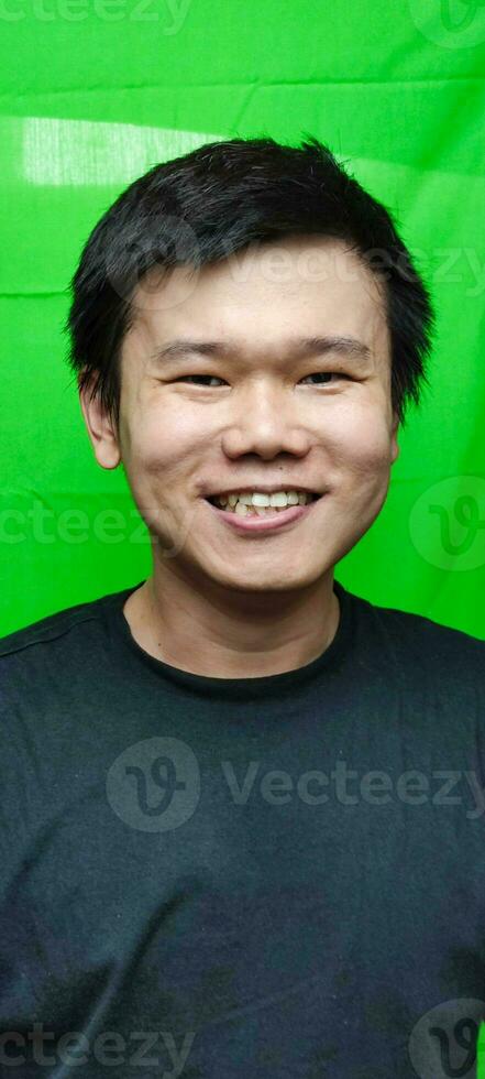 asiatisk äkta leende ansiktsbehandling uttryck foto